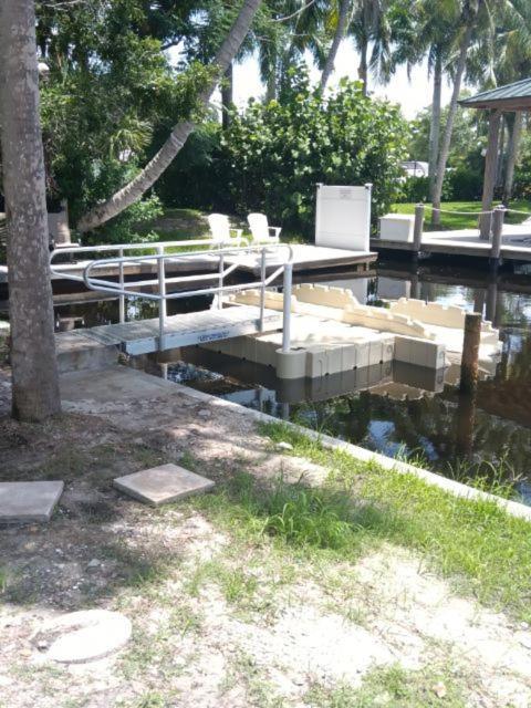 Blue Crab Dock On Gulf Canal Front Close 2 Beach Restaurants Bonita Springs Luaran gambar